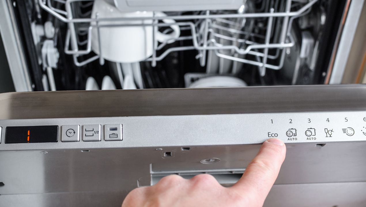 Wcale nie EKO a inny program w zmywarce pozwala sporo oszczędzić