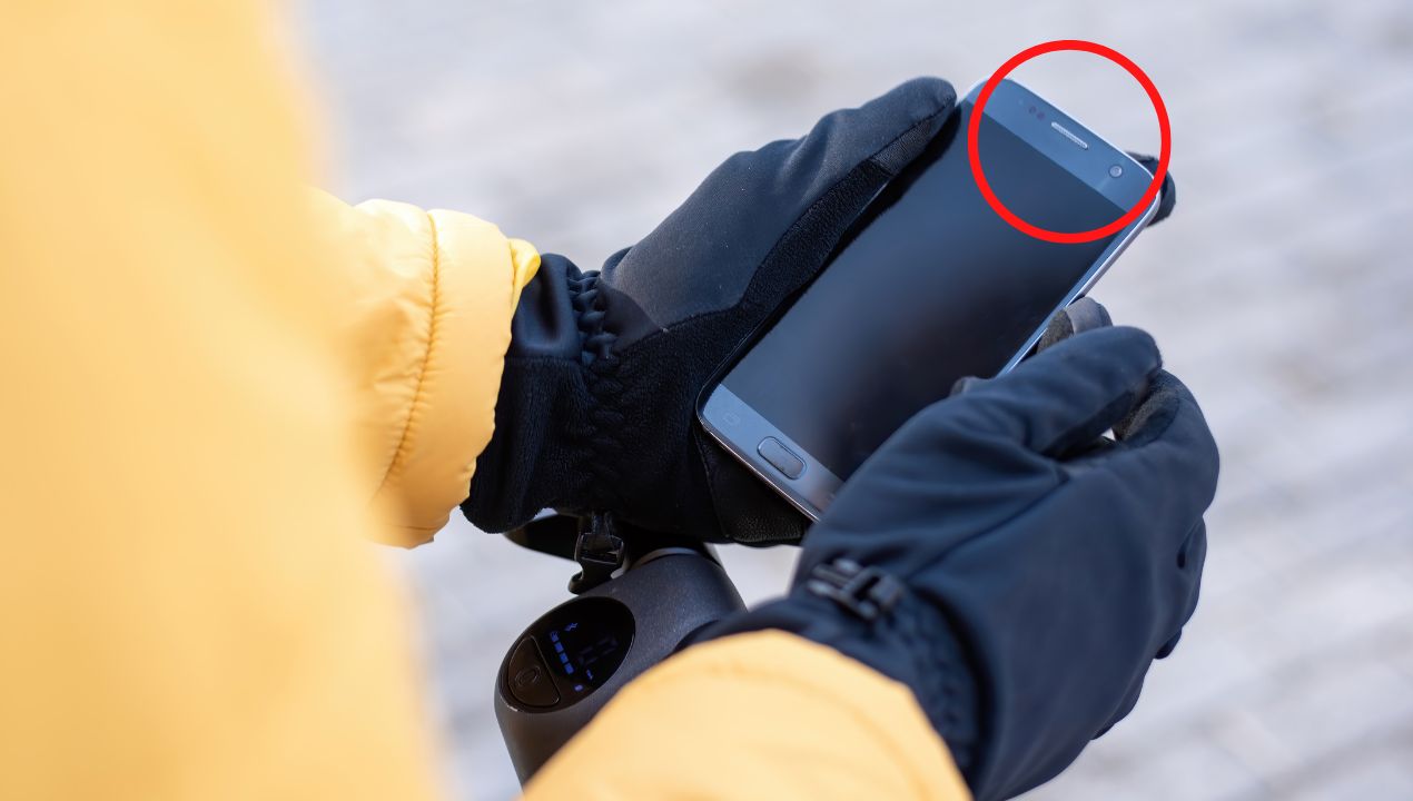 Bateria telefonu szybciej pada w chłodny dzień. Wystarczy wyłączyć 1 funkcję, by działał dłużej