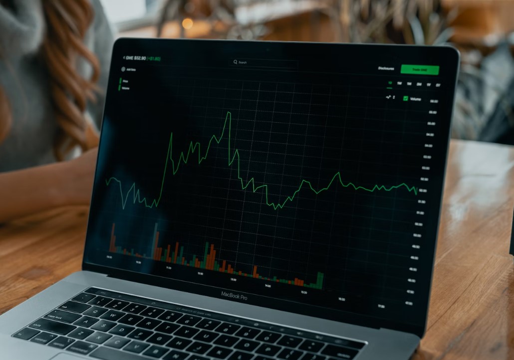 Matic 60% na plusie. Wysoko BNB, XRP i UNI. Kryptowaluty dały zarobić w Q3