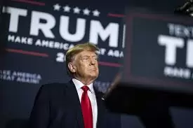 Stark: Przestrzegajcie regulacji. Donald Trump inwestuje w kryptowaluty?