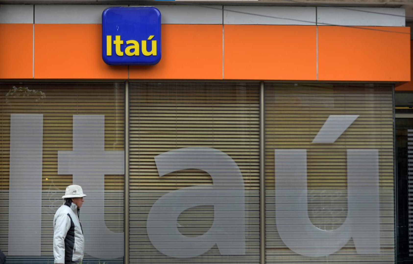 Największy prywatny bank w kraju udostępnia inwestycje w kryptowaluty. Ale z haczykiem w pakiecie
