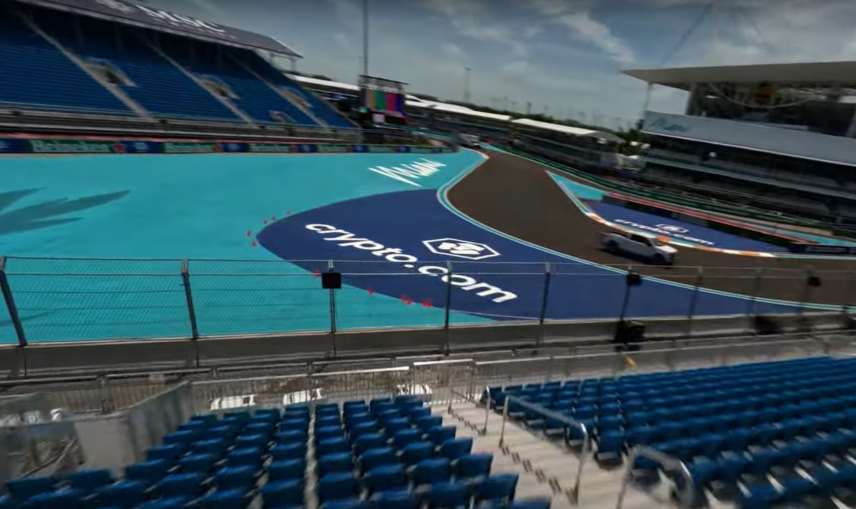 „To się nam po prostu opłaca”. Najpierw promocja giełdy z Mattem Damonem, teraz kolejna duża kooperacja reklamowa