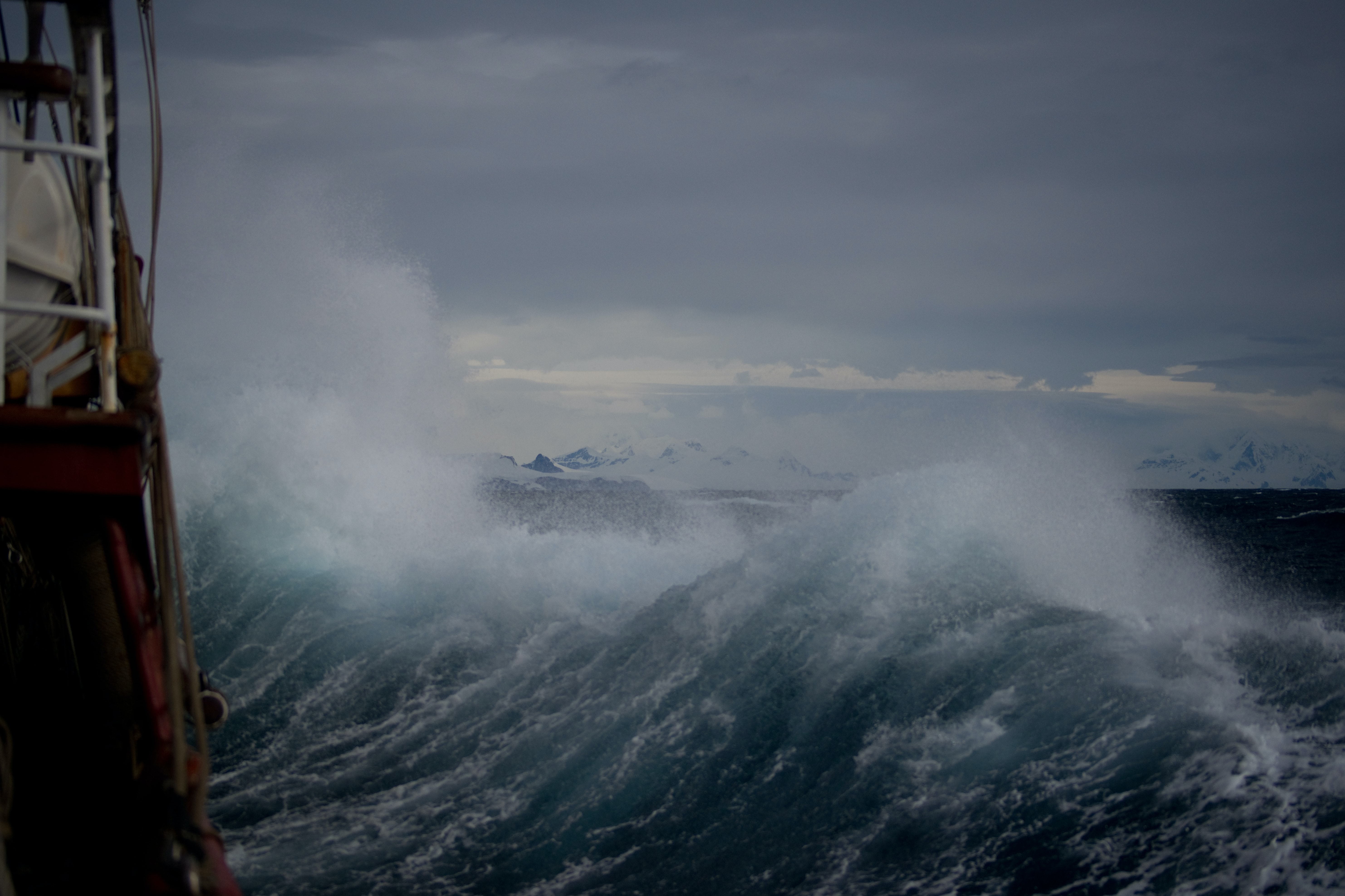 Tsunami na giełdach pojawi się nagle. Fatalne dla rynków wieści z Fed?