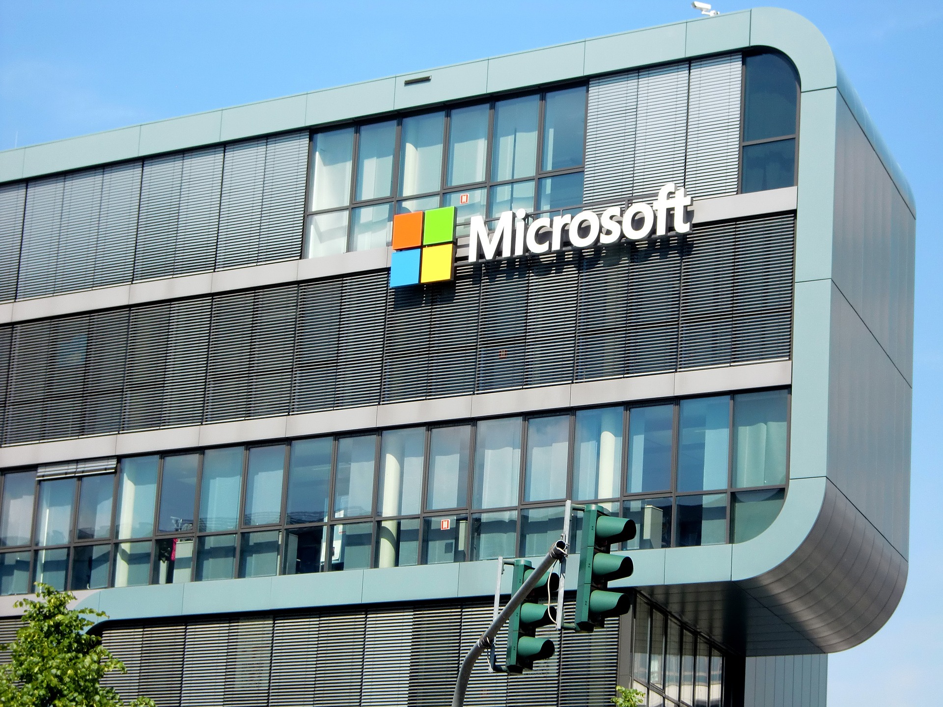 Microsoft inwestuje ponad 10 mld USD w ChatGPT