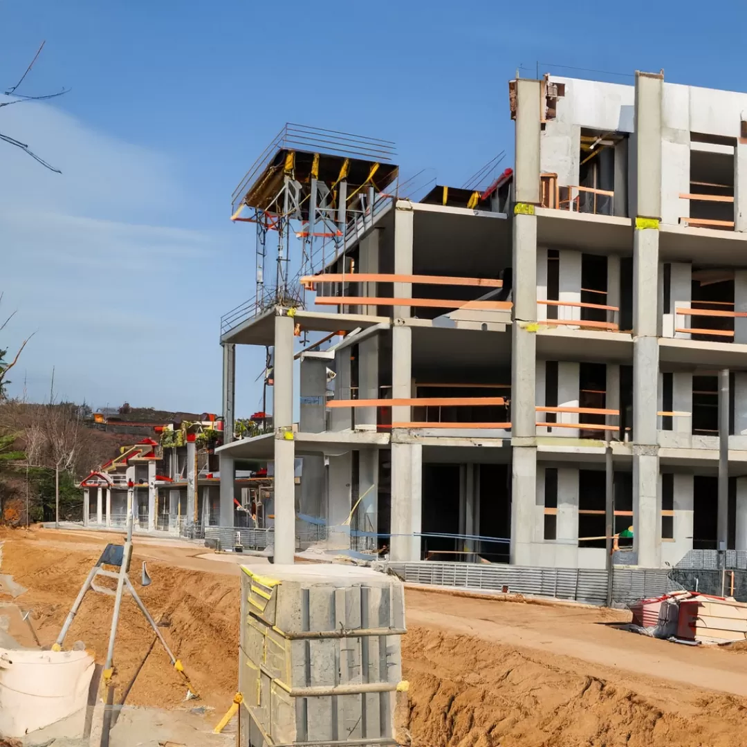 Produkcja budowlano-montażowa mocno w dół. Czy bańka pęknie?