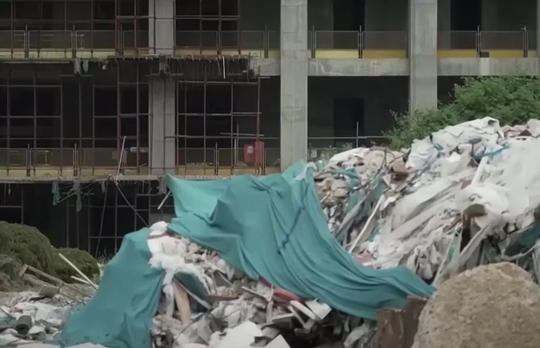 Spadek aż o 25 proc. Akcje popularnego dewelopera lecą na łeb, na szyję