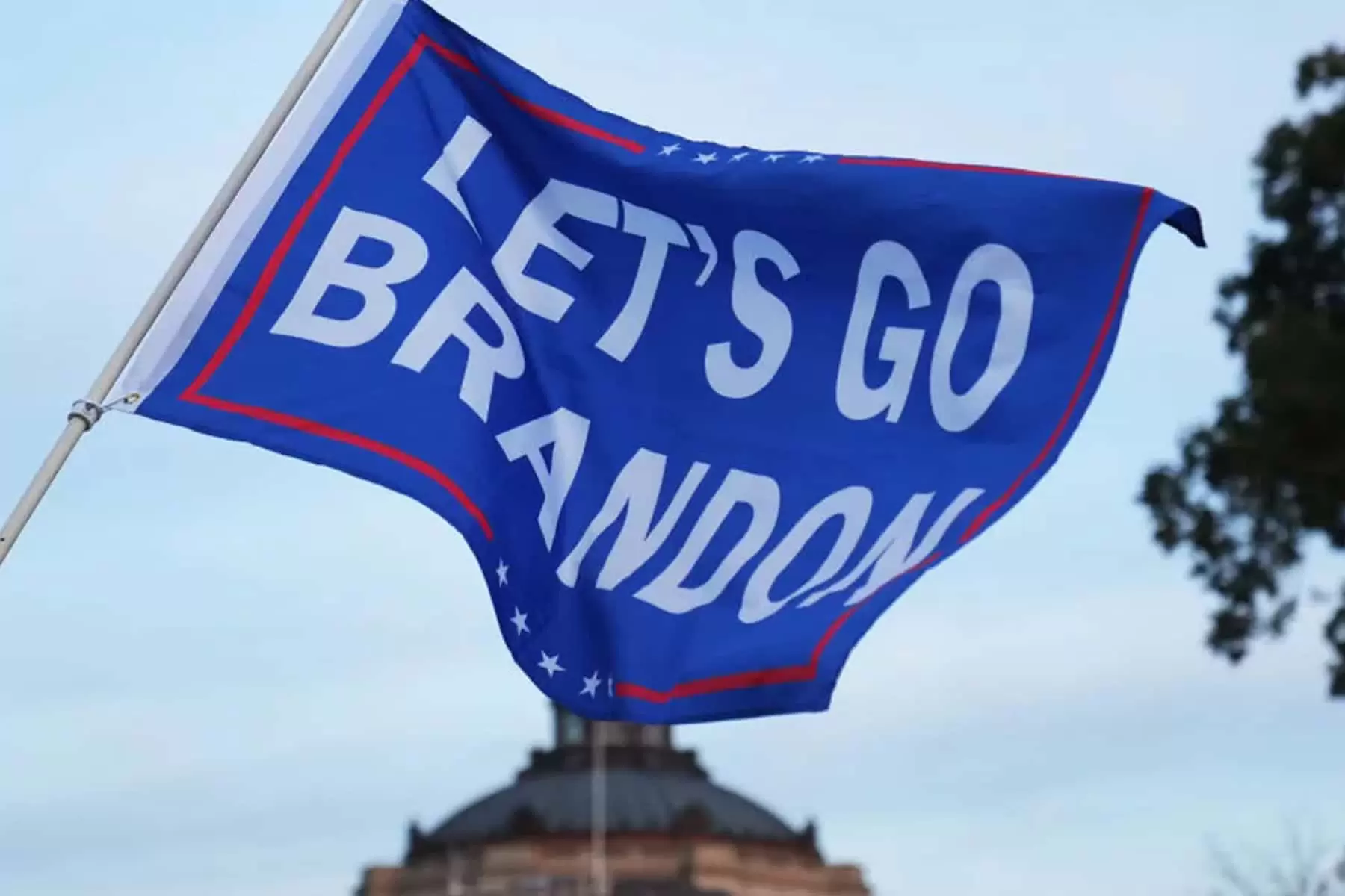 Fundacja: [token szydzący z Joe Bidena]. SEC: jak śmiecie?! Dawać dostęp do waszej prywatnej korespondencji!