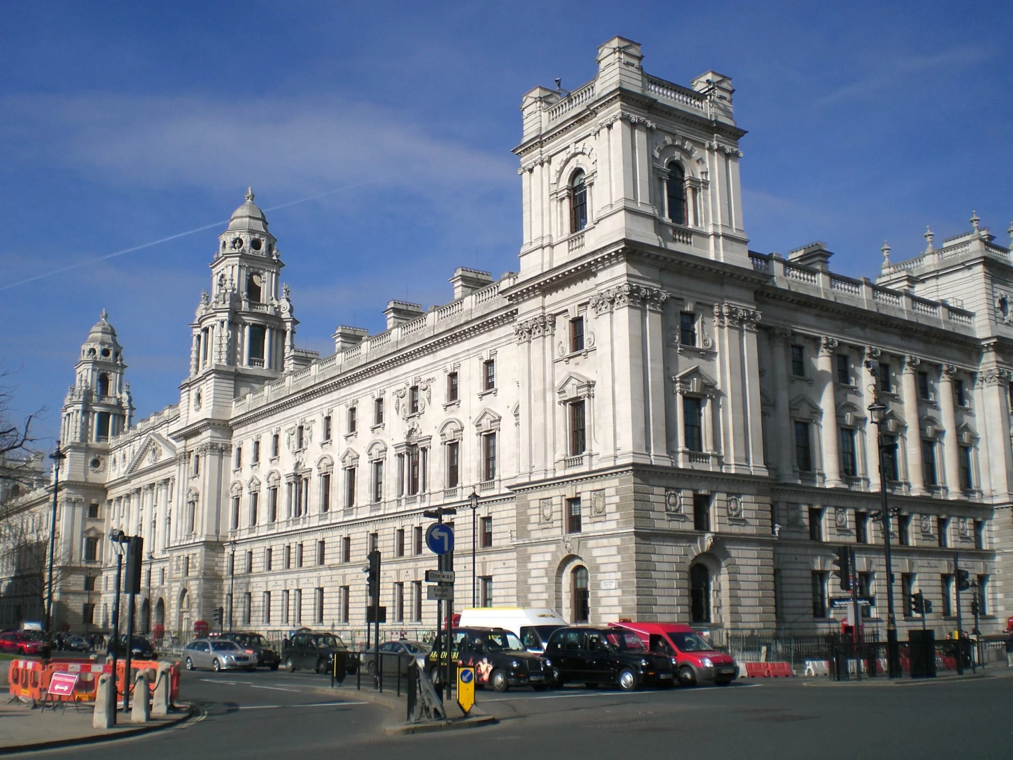 Wielka Brytania: banki z obowiązkiem zapewnienia dostępu do gotówki