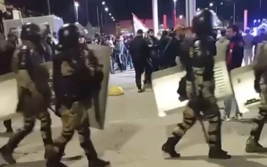 Na front za wywołanie zamieszek. Echa antyżydowskich wystąpień w Dagestanie