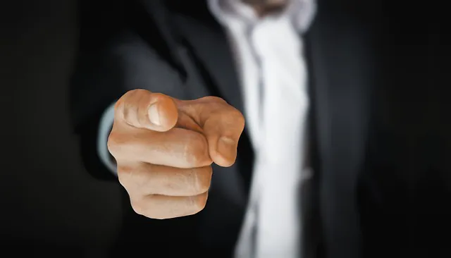 Gigant kolejny raz grozi pracownikom, którzy nie chcą zrezygnować z pracy zdalnej