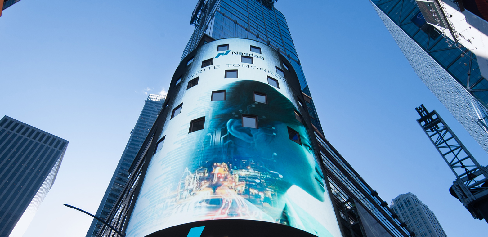 Milionowa grzywna dla czołowej giełdy. Miała współpracować z wrogiem