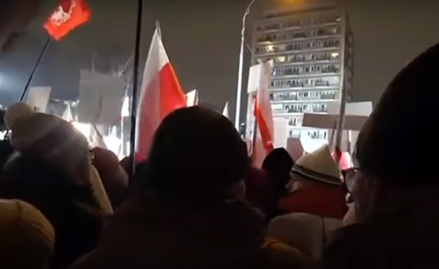 Czy bieżące wydarzenia i napięta sytuacja w polityce wpłyną na polską gospodarkę?