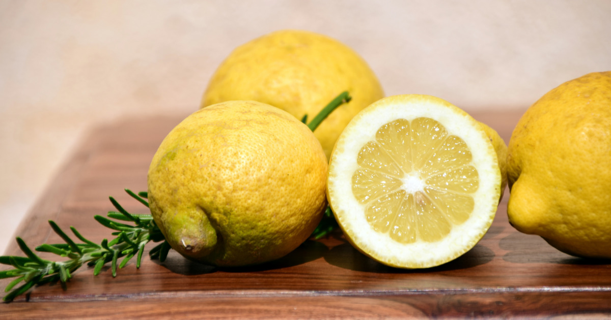 Domowej produkcji preparat na poprawę wzroku. Wystarczy jedna łyżeczka przed posiłkiem