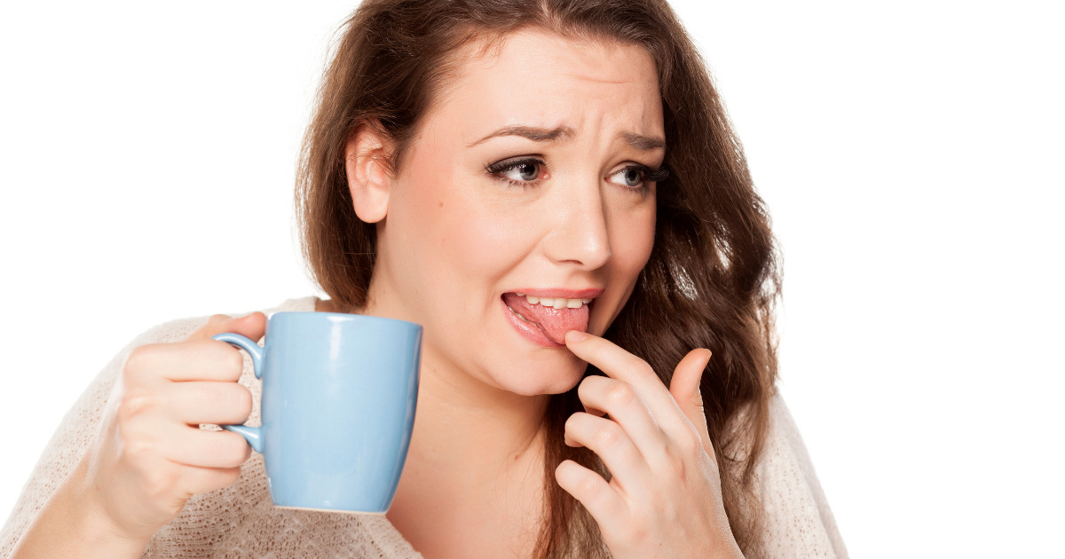 Domowy sposób na poparzony język. Pozbędziesz się bólu i drętwienia