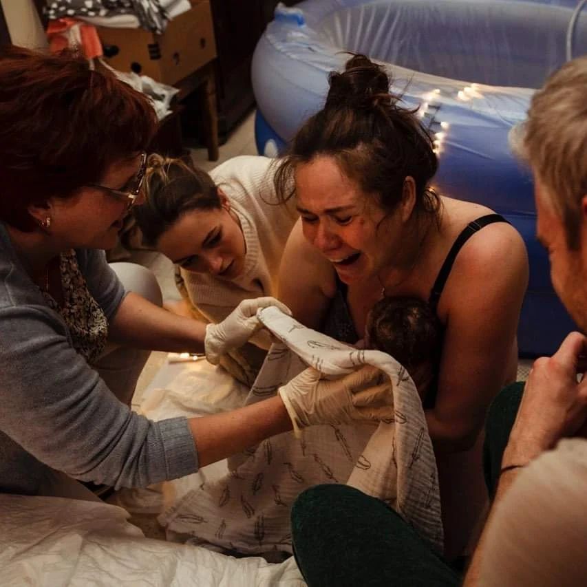 18 kobiet opisuje jak wyglądały ich porody. "Dźganie nożem byłoby o wiele mniej bolesne"