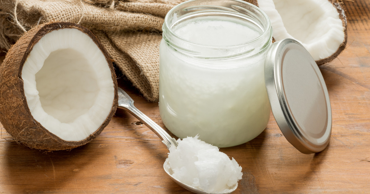 6 chemicznych produktów do pielęgnacji, które można zastąpić olejem kokosowym