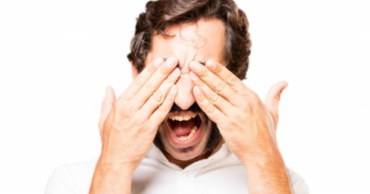 Okulista ujawnia najniebezpieczniejszą rzecz, jaką możesz zrobić swoim oczom. Skutki są fatalne