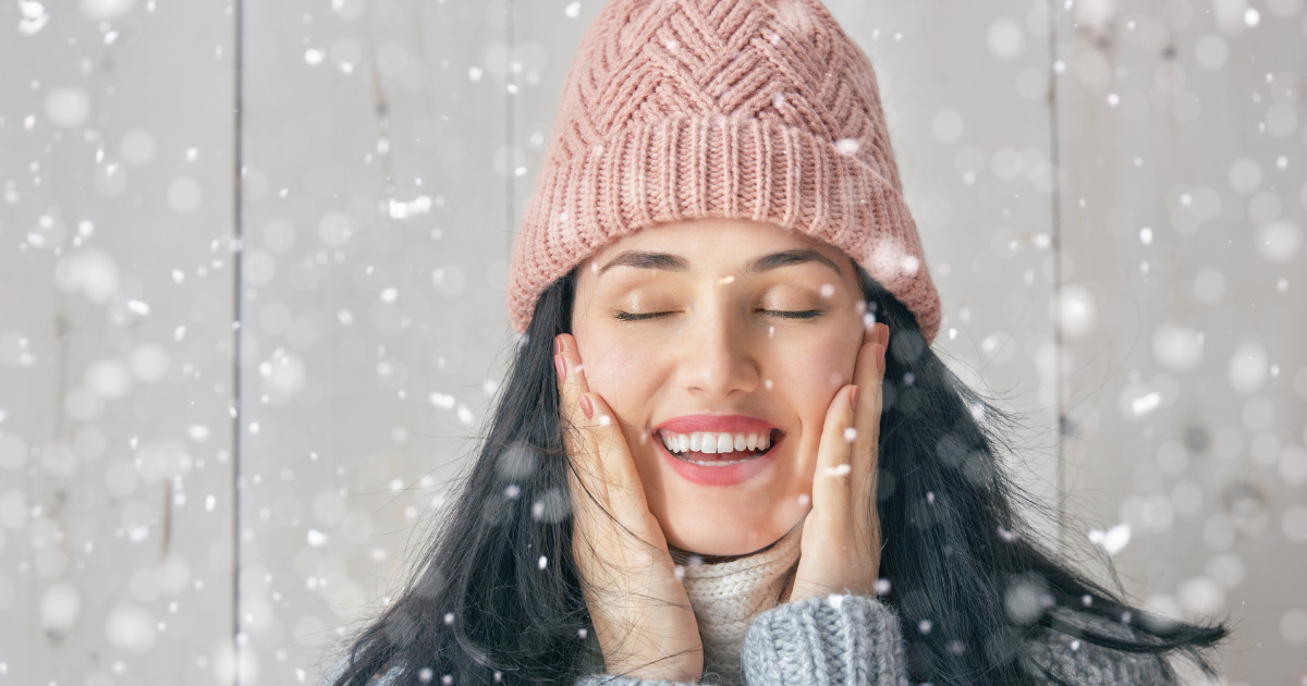 Jak dbać o skórę zimą? Oto kilka zasad, które powinnaś uwzględnić w swojej codziennej pielęgnacji