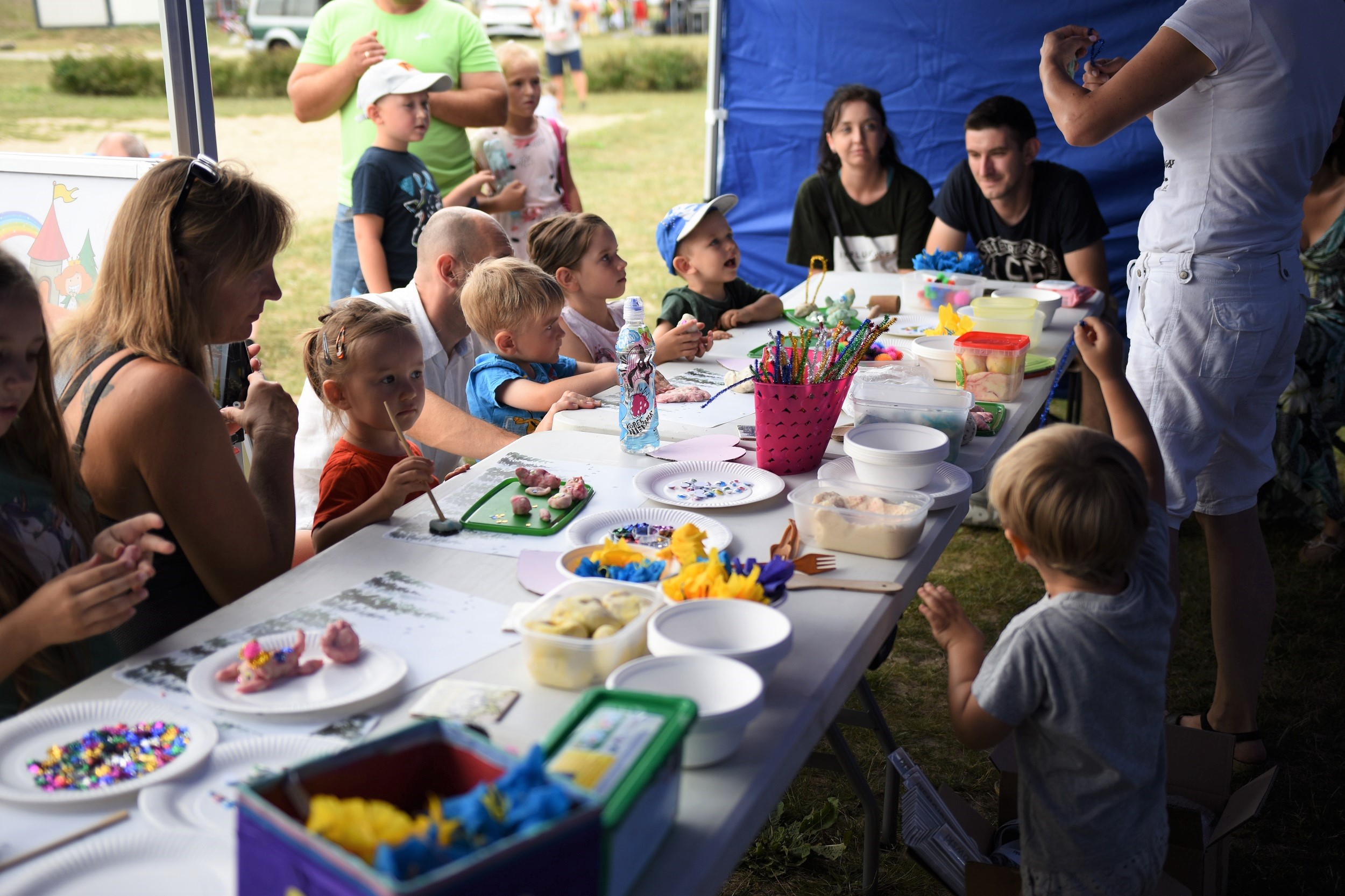 Piknikowe zabawy w masie solnej