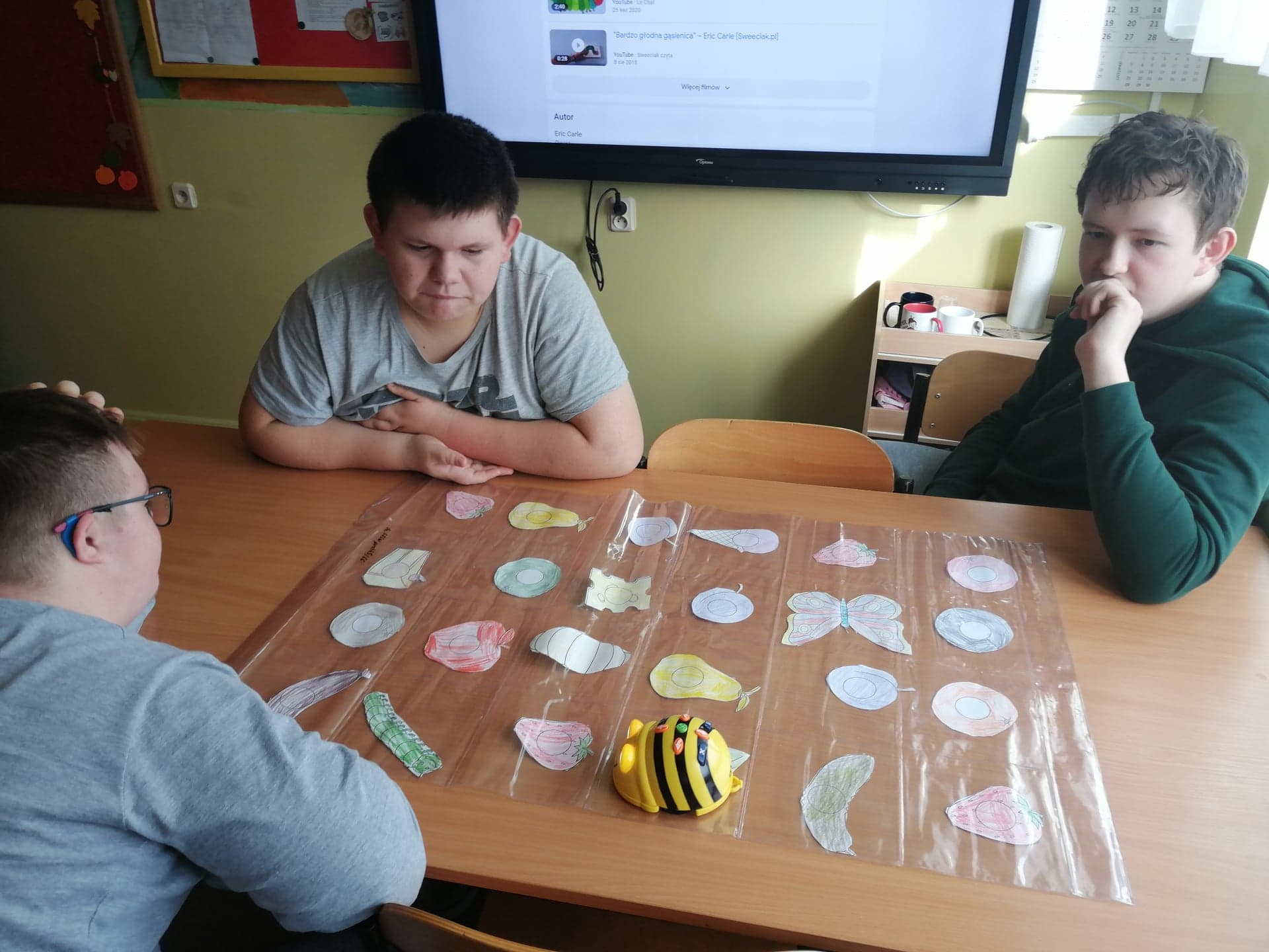 Społeczność Specjalnego Ośrodka Szkolno-Wychowawczego i roboty