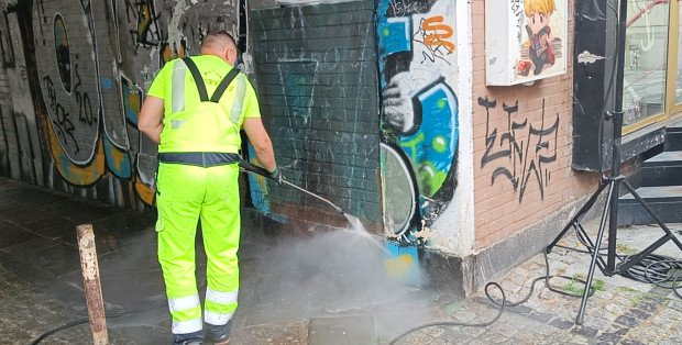 Warszawa rozpoczęła walkę z bazgrołami. „To nie będzie sprint, tylko maraton”