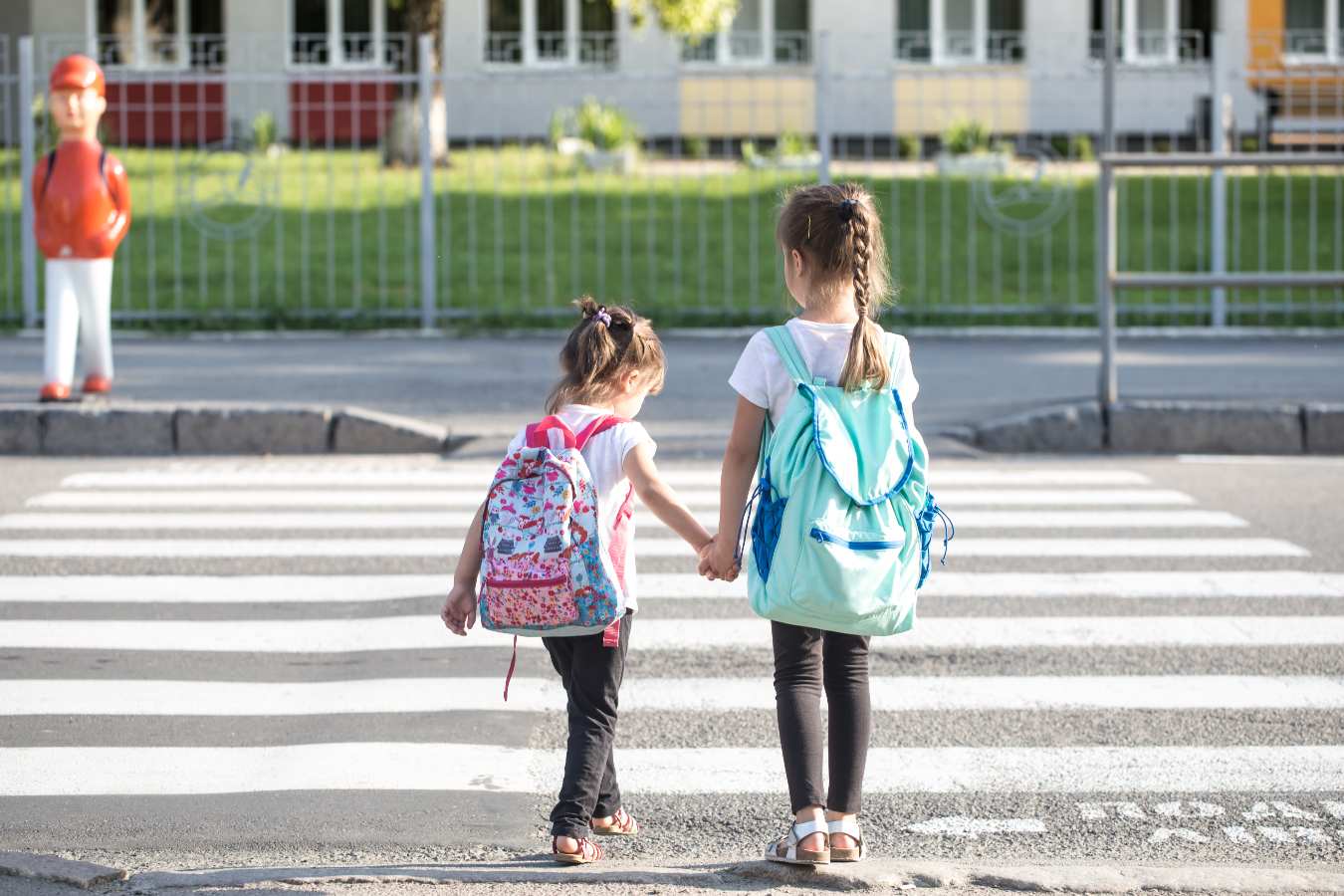 Od ilu lat dziecko może samo chodzić po mieście? Sprawdzamy, co na ten tamat mówią przepisy