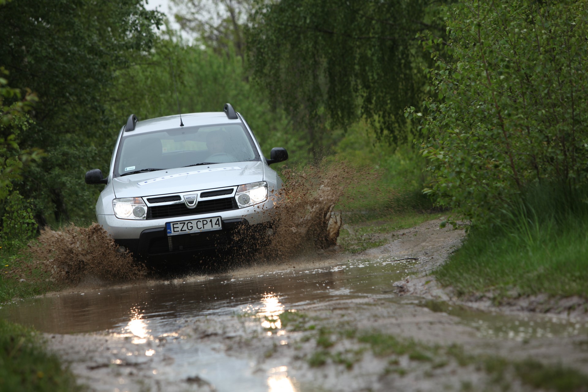 Najtańsza używana terenówka? Nie uwierzysz, co to za auto i ile potrafi!