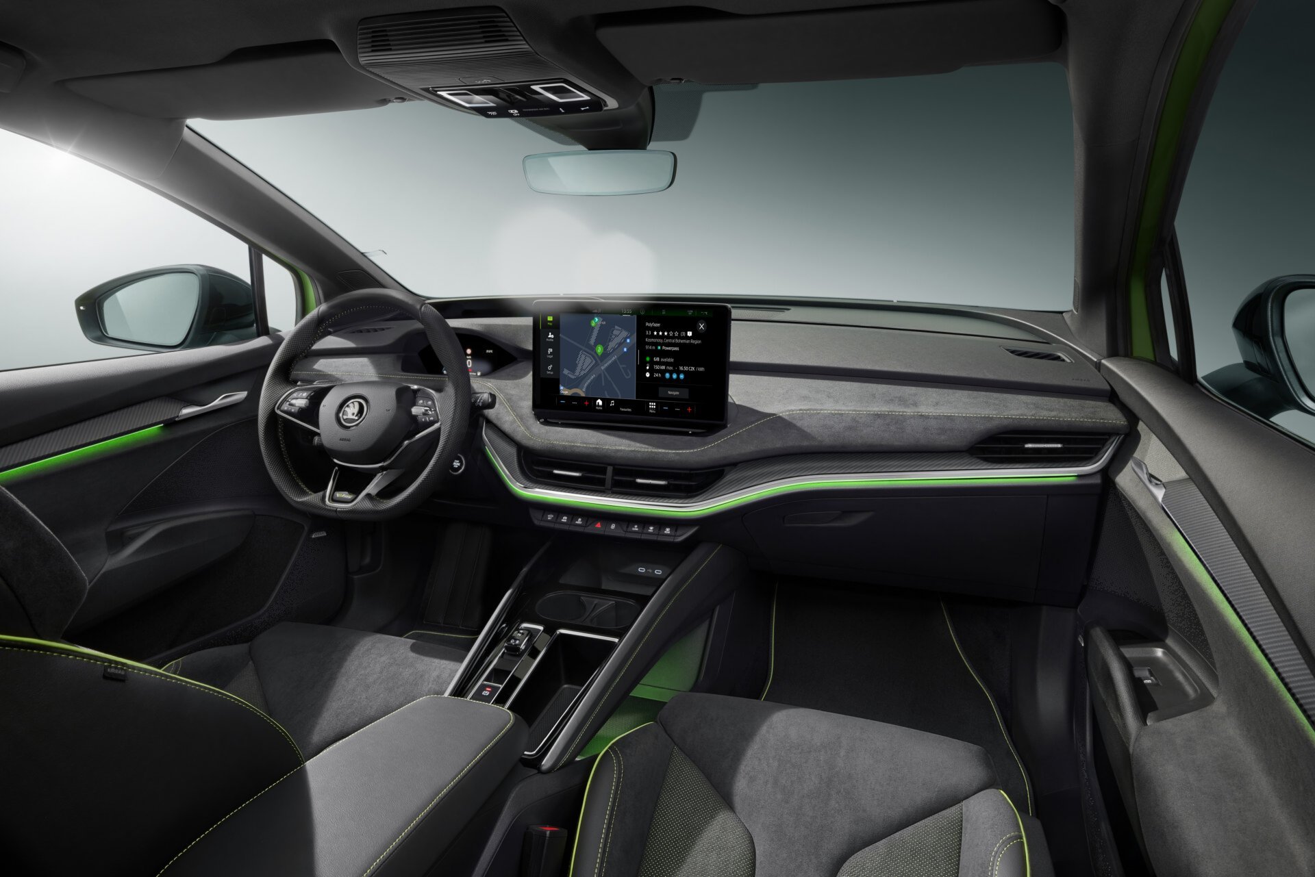 Skoda Enyaq – w aucie sprawdzisz dostępność stacji i ceny prądu