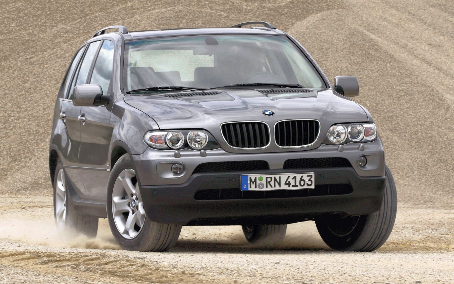 Używane BMW X5 E53 (1999-2006) – opinie, dane techniczne, typowe usterki