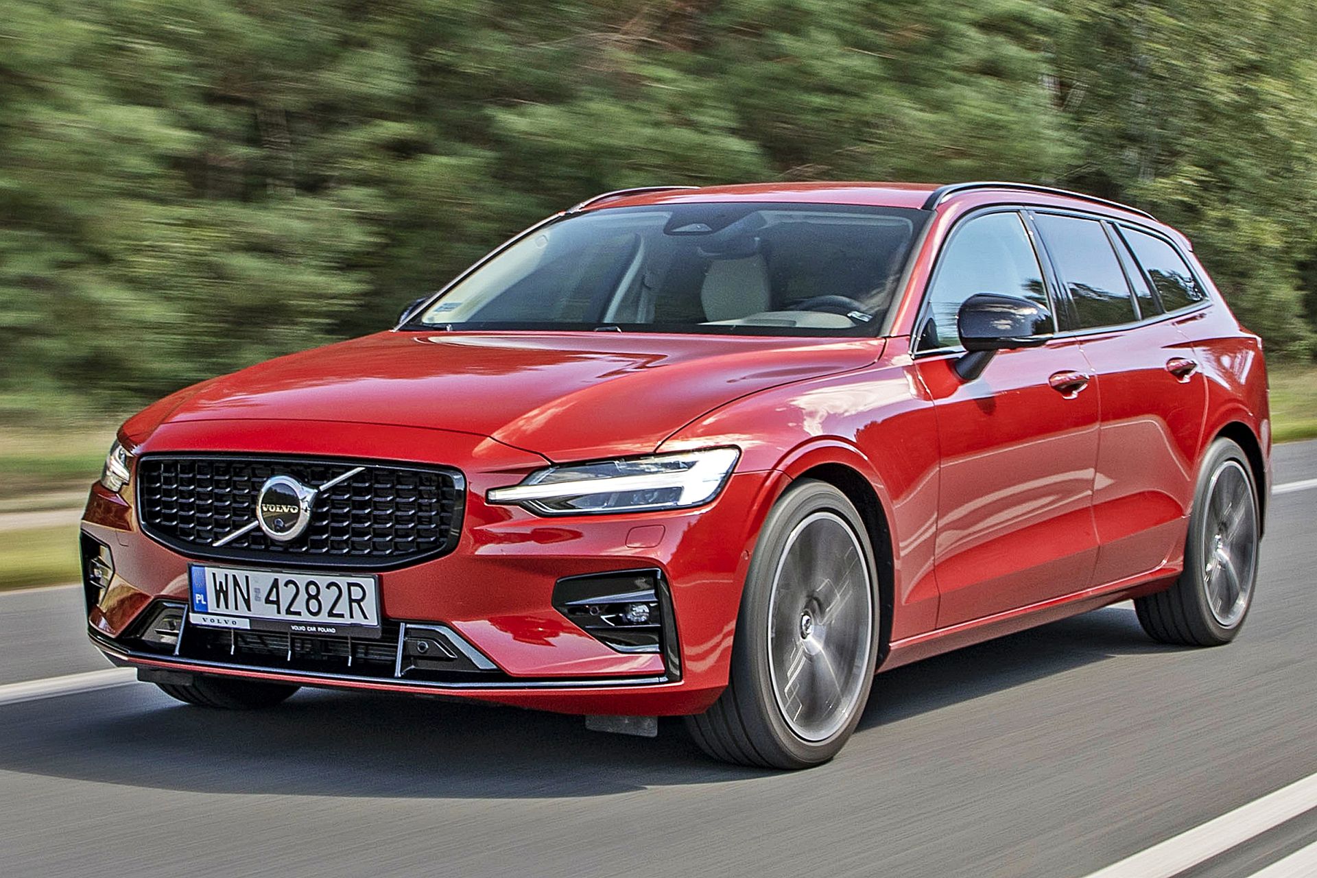 Volvo V60 (2023). Opis wersji i cennik