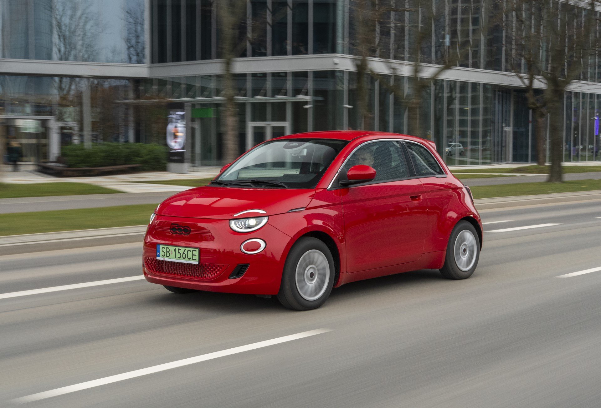 Wybierasz takie auto? Rząd dopłaci do niego choćby 27 000 zł!