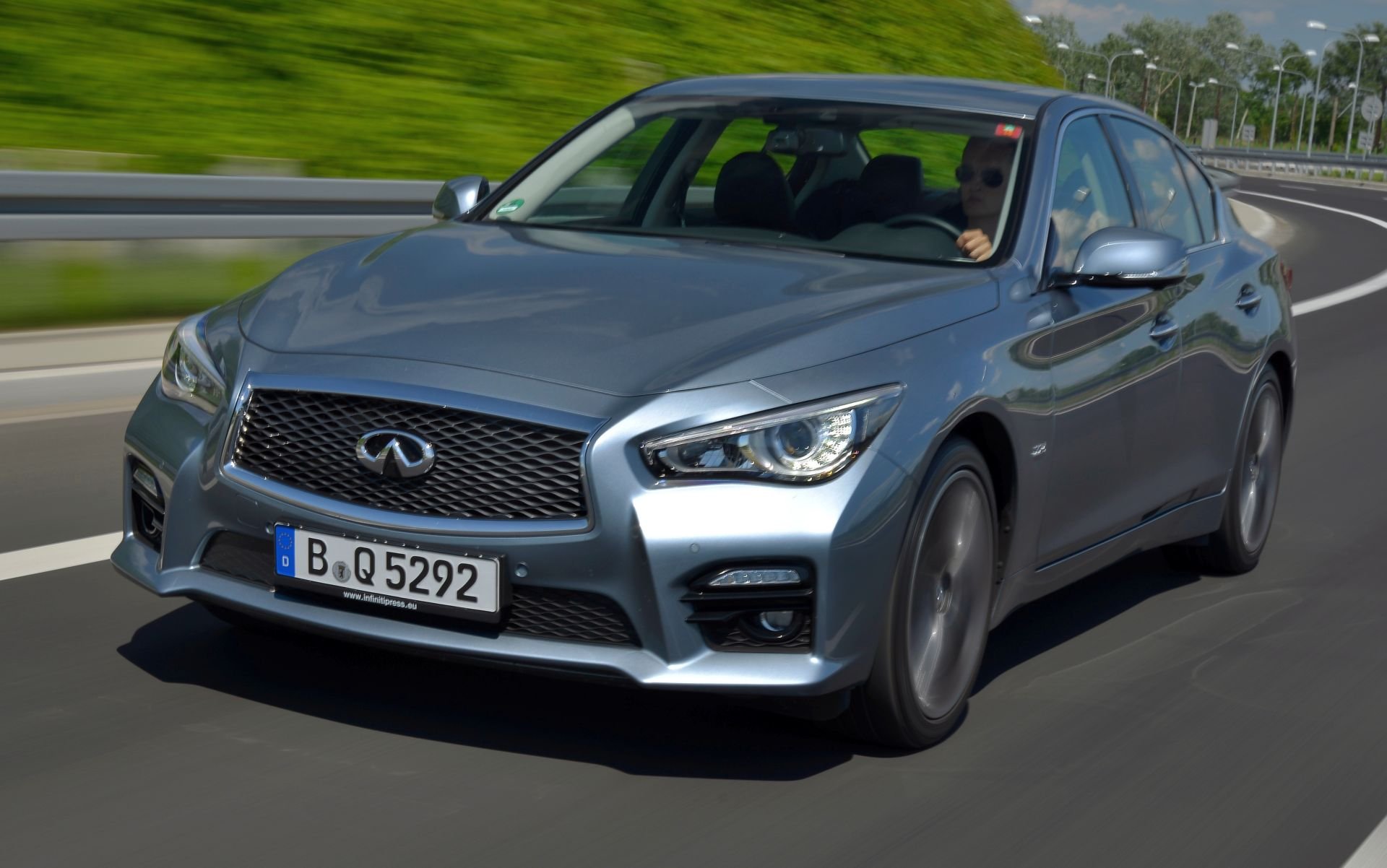 Używane Infiniti Q50 (2014-2020) – opinie, dane techniczne, typowe usterki