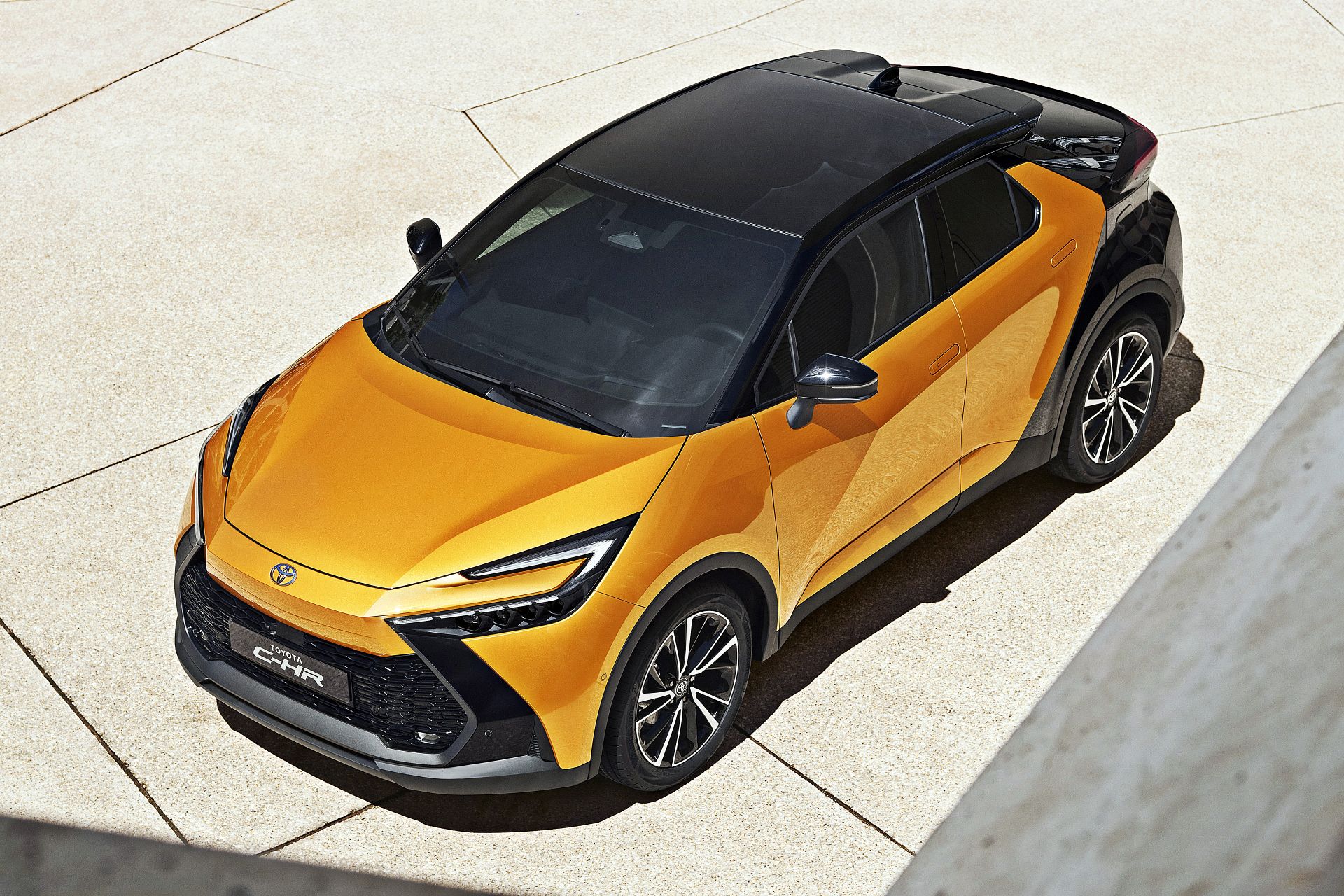 Nowa Toyota C-HR (2024) – oficjalne zdjęcia i informacje