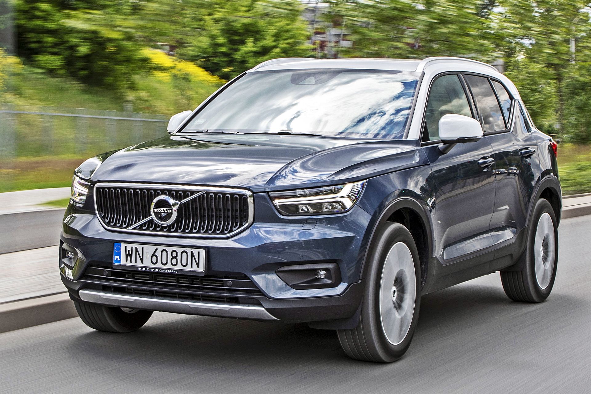 Volvo XC40 (2023). Opis wersji i cennik