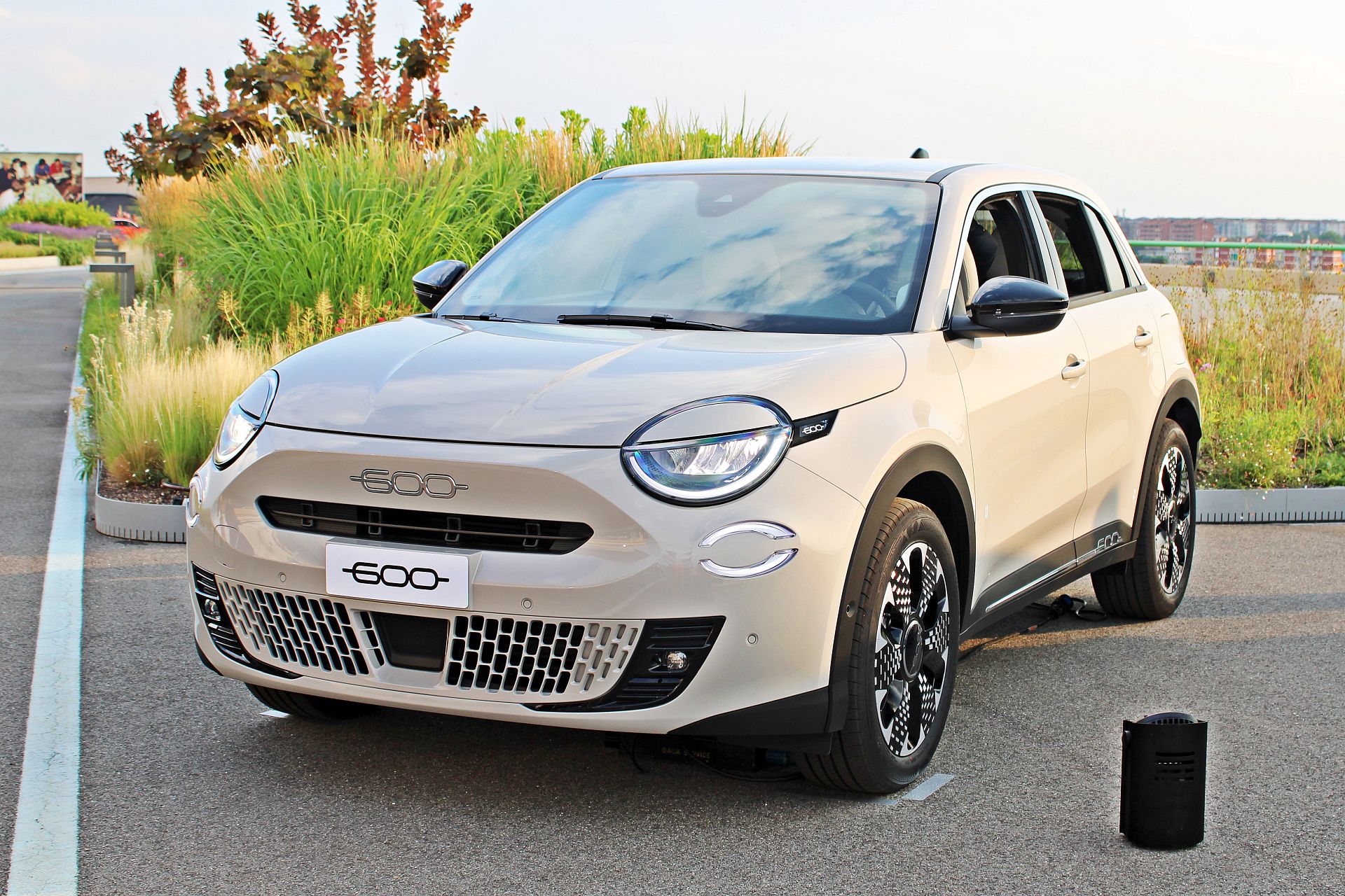Nowy Fiat 600e z bliska – pierwsze wrażenia