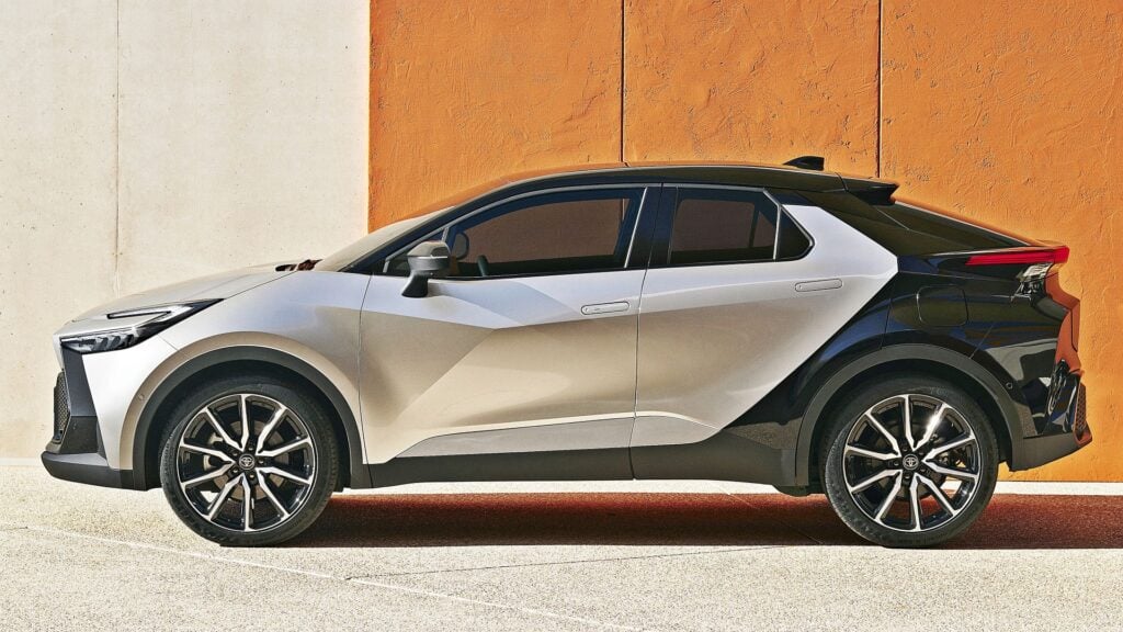 Toyota CHR (2024). Opis wersji i cennik MOTO