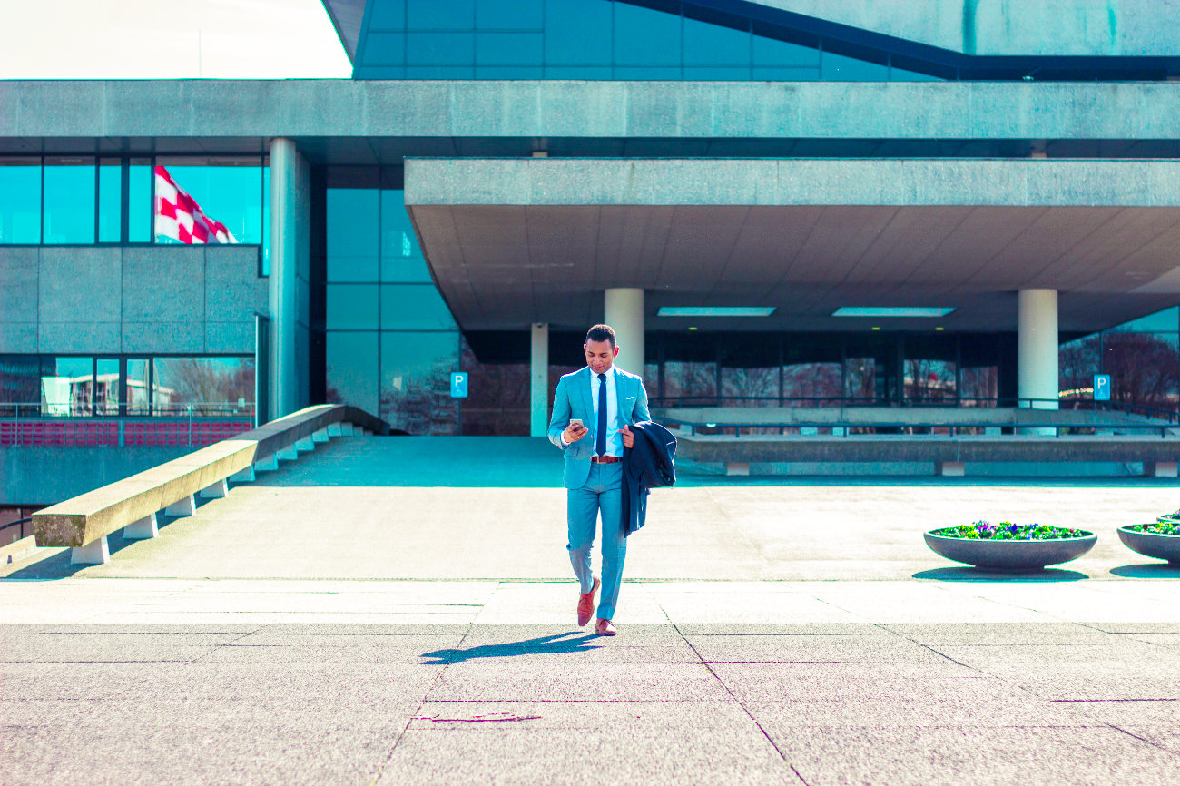 Dress code w pracy – jak ubierać się do biura?