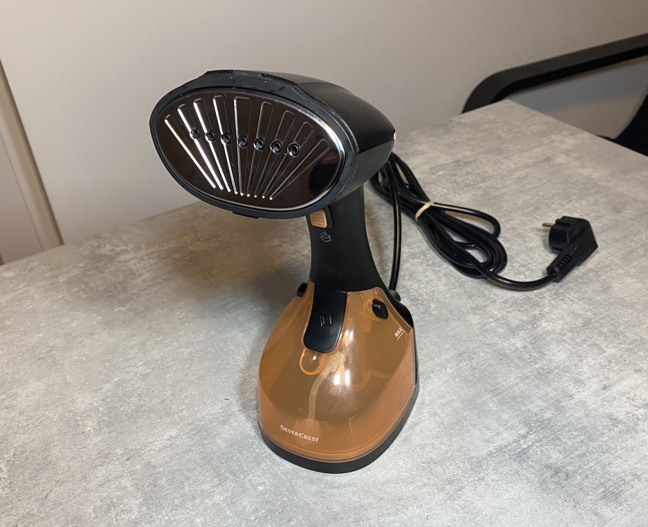 Parownica do ubrań z Lidla – Test SilverCrest SDMF 1300 B1