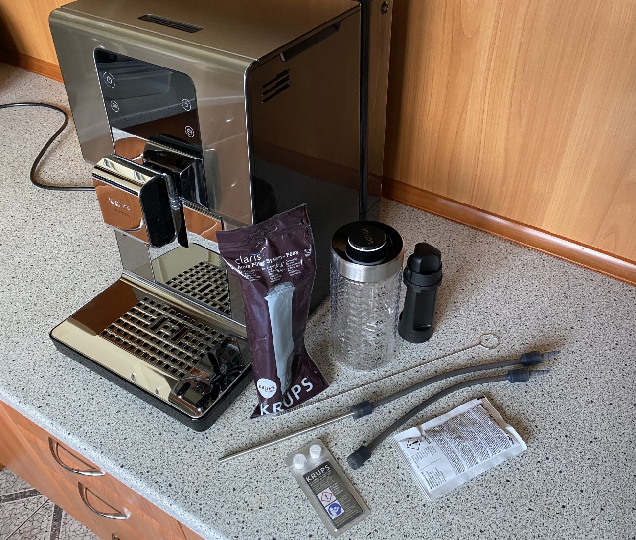 Test ekspresu do kawy KRUPS Intuition Experience+ EA877D